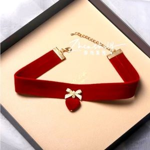 Brand New Red Wine col Choker